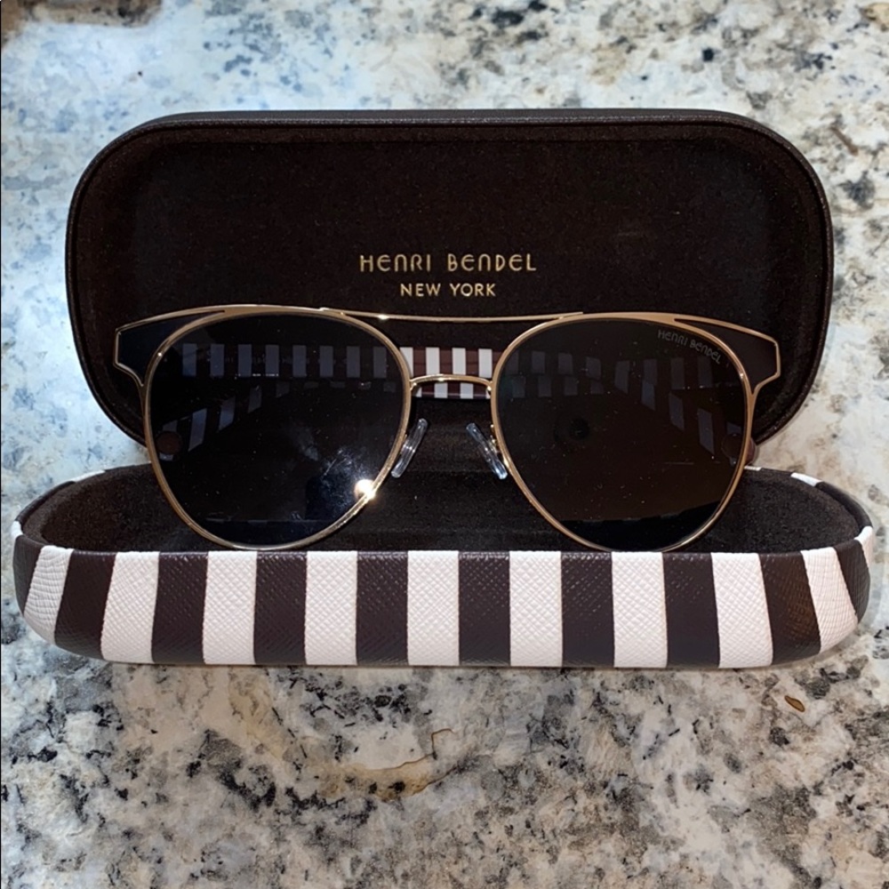 Henri Bendel sunglasses - black and gold